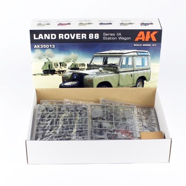 AK Interactive 35013 1/35 Ölçek, Land Rover 88 Series IIA (Steyşın Vagon), Askeri Araç, Plastik Model kiti