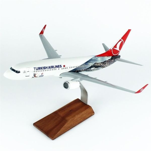 THY008 1/100 Ölçek, THY Cezayir Logolu B737-800 Yolcu Uçağı, Sergilemeye Hazır Ahşap Standlı Model