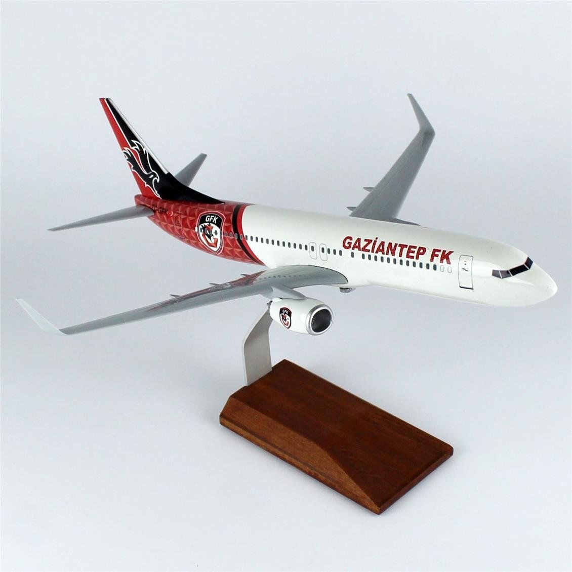 THY017 1/100 Ölçek, THY Gaziantep Spor Logolu B737-800 Yolcu Uçağı, Sergilemeye Hazır Ahşap Standlı Model