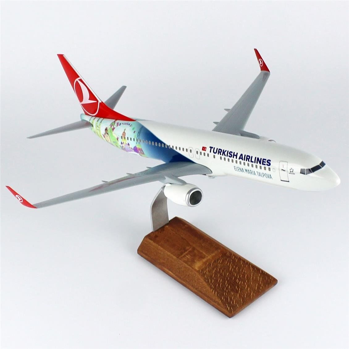 THY018 1/100 Ölçek, THY Barcelona B737-800 Yolcu Uçağı, Sergilemeye Hazır Ahşap Standlı Model