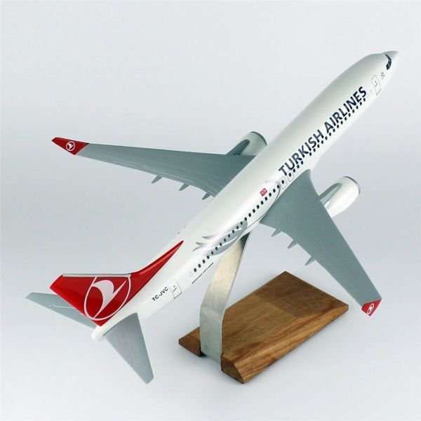 THY020 1/100 Ölçek, THY Lale Logolu B737-800 Yolcu Uçağı, Sergilemeye Hazır Ahşap Standlı Model