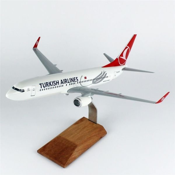 THY020 1/100 Ölçek, THY Lale Logolu B737-800 Yolcu Uçağı, Sergilemeye Hazır Ahşap Standlı Model