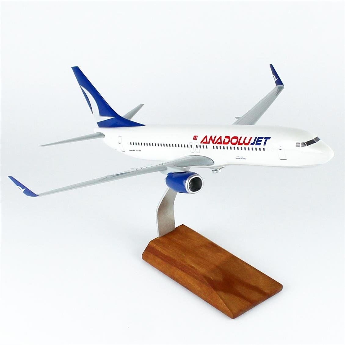 THY023 1/100 Ölçek, Anadolu Jet B737-800 Yolcu Uçağı, Sergilemeye Hazır Ahşap Standlı Model