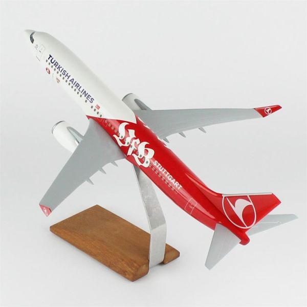 THY033 1/100 Ölçek, THY Stutgard Logolu B737-800 Yolcu Uçağı, Sergilemeye Hazır Ahşap Standlı Model