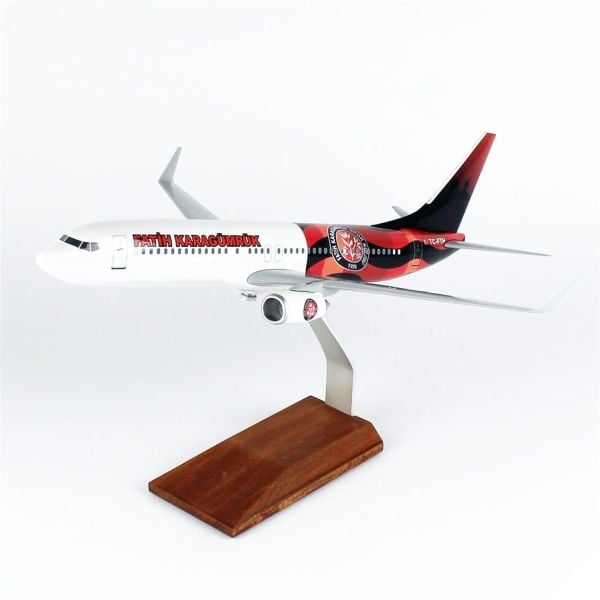 THY048 1/100 Ölçek, THY Fatih Karagümrük Spor B737-800 Yolcu Uçağı, Sergilemeye Hazır Ahşap Standlı Model