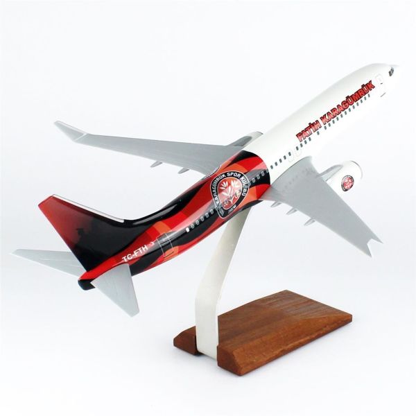 THY048 1/100 Ölçek, THY Fatih Karagümrük Spor B737-800 Yolcu Uçağı, Sergilemeye Hazır Ahşap Standlı Model