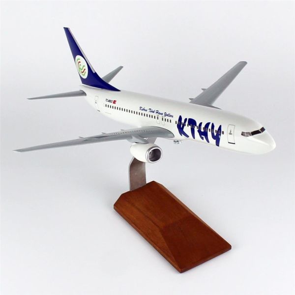 THY060 1/100 Ölçek, Kıbrıs KTHY B737-800 Yolcu Uçağı, Sergilemeye Hazır Ahşap Standlı Model