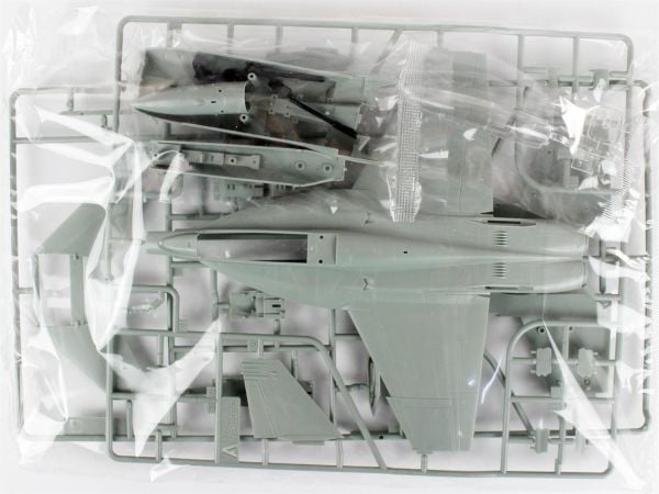 Academy 12535 1/72 Ölçek, USN F/A-18F Savaş Uçağı, Plastik Model kiti