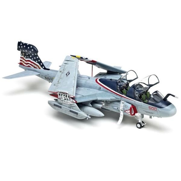 Kinetic K48022 1/48 Ölçek, EA-6B Prowler Savaş Uçağı, Plastik Model kiti