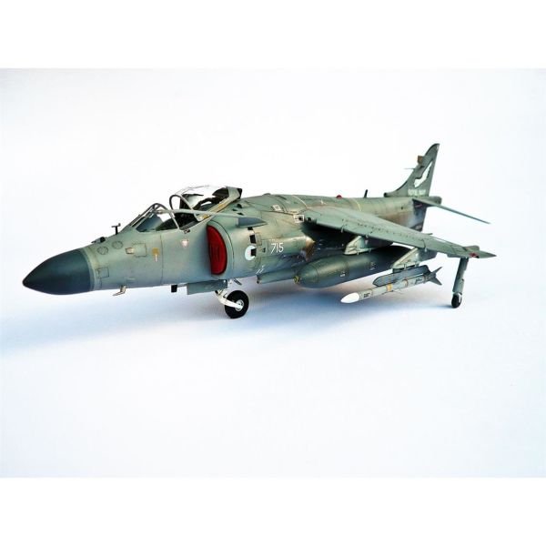 Kinetic K48041 1/48 Ölçek, Sea Harrier FA2 Savaş Uçağı, Plastik Model kiti