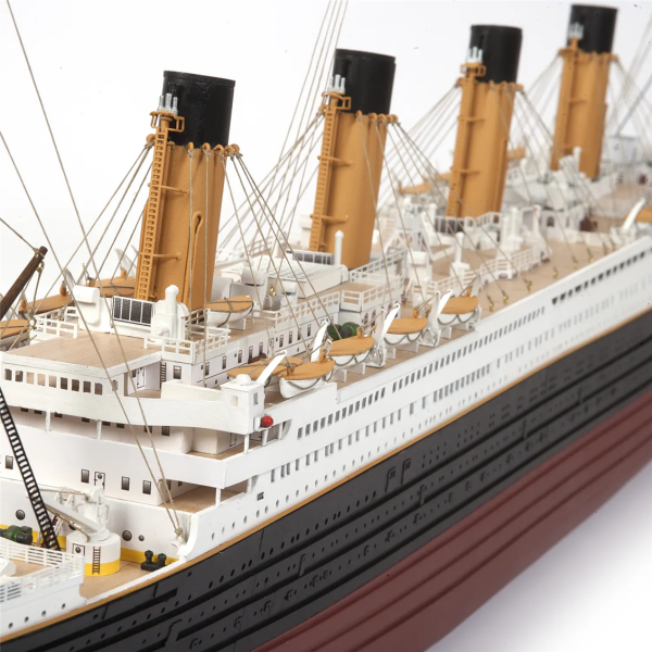 Occre 14009 1/300 Ölçek, RMS Titanic, 90 cm. Yolcu Gemisi, Ahşap Model Kiti