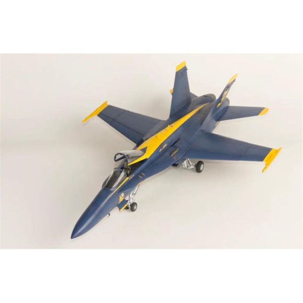 Kinetic K48073 1/48 Ölçek, F/A-18A/B/C/D Blue Angels 2017 Savaş Uçağı, Plastik Model kiti