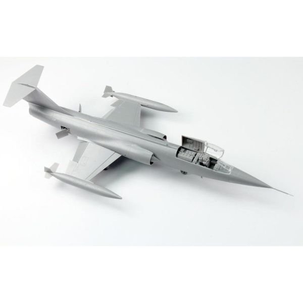 Kinetic K48083 1/48 Ölçek, F-104G (Luftwaffe Starfighter) Savaş Uçağı, Plastik Model kiti