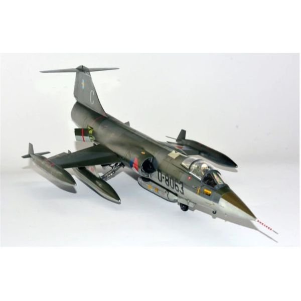 Kinetic K48090 1/48 Ölçek, F-104G RNLAF Starfighter (Historical Fighters Volkel) Savaş Uçağı, Plastik Model kiti