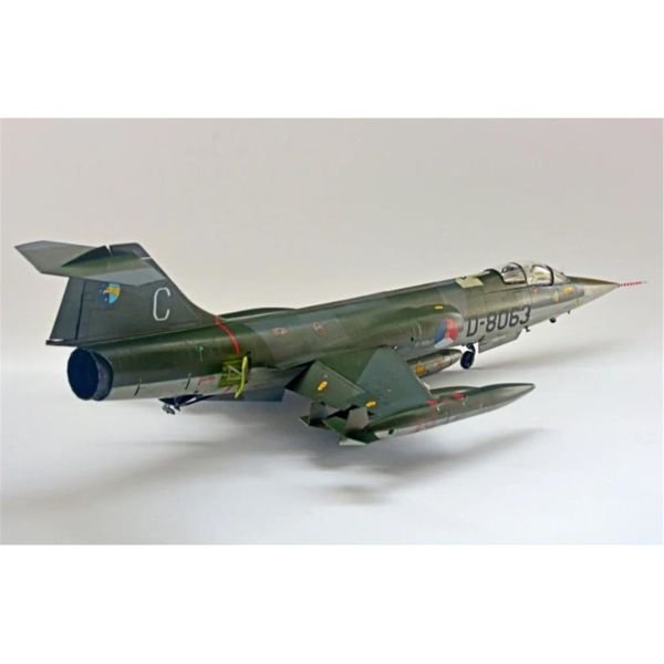 Kinetic K48090 1/48 Ölçek, F-104G RNLAF Starfighter (Historical Fighters Volkel) Savaş Uçağı, Plastik Model kiti