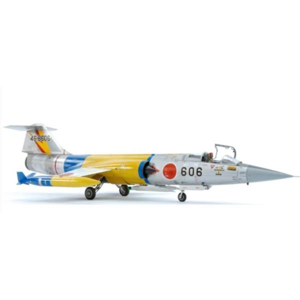 Kinetic K48092 1/48 Ölçek, F-104J, F104DJ Starfighter J.A.S.D.F. (2 in 1) Savaş Uçağı, Plastik Model kiti