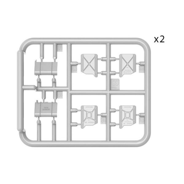MiniArt Alman Askerler ve Benzin Bidonları