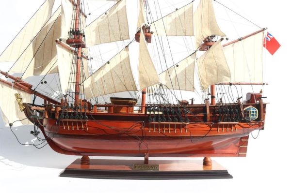 Gianhien Ts0020W60 Hms Bounty Ahşap Hazır Yelkenli Savaş Gemisi Maketi