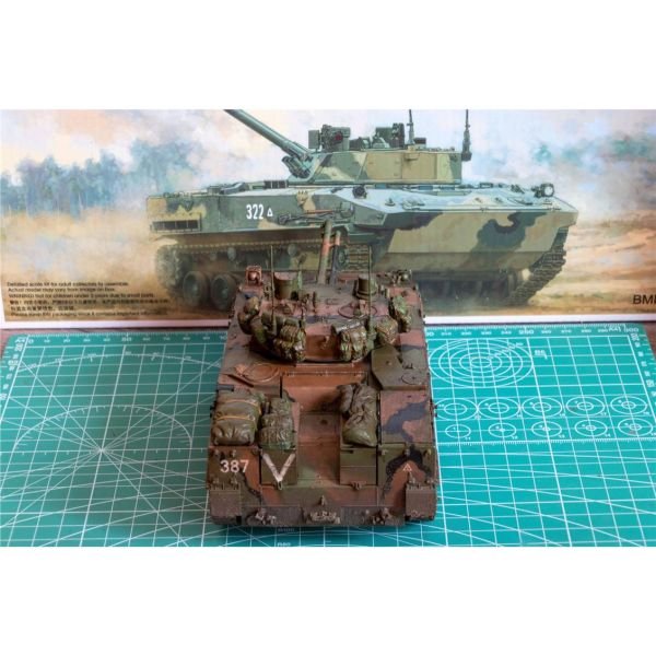 Trumpeter 09582 1/35 Ölçek, Rus BMD-4M Paletli Piyade Savaş Aracı, Plastik Model Kiti