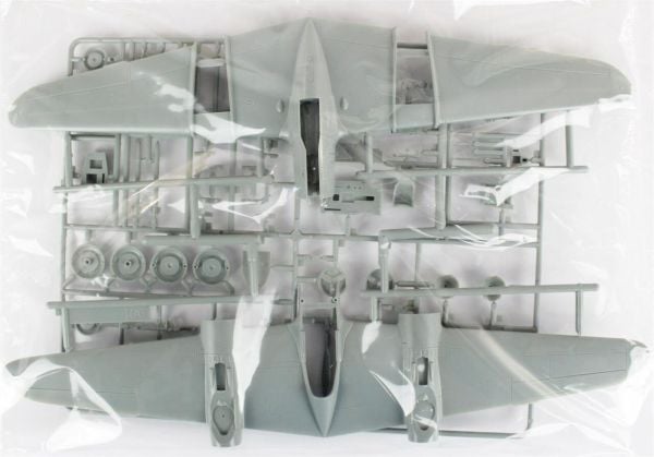 Academy 12208 1/48 Ölçek, P-38F (Lighting Glacier Girl) Savaş Uçağı, Plastik Model kiti