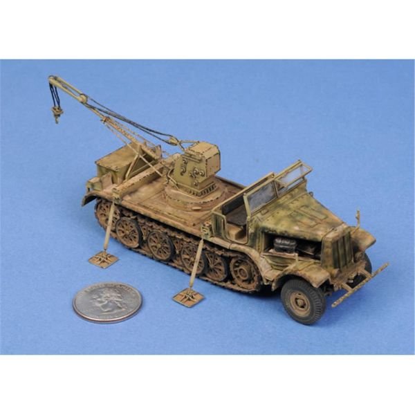 Trumpeter 07251 1/72 Ölçek, Yarı Paletli Döner Vinç 6t ,18t (Sd.kfz.9/1), Plastik Model Kiti