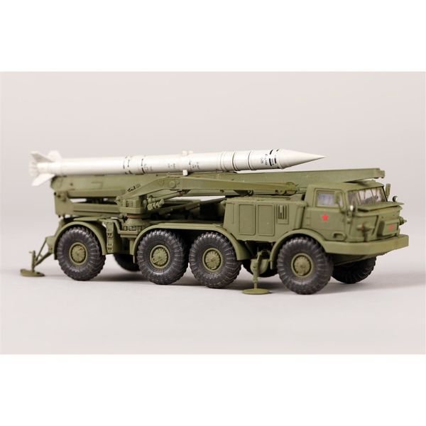 Trumpeter 07179 1/72 Ölçek, Rus 9P113 Kamyon ve 9M21  (9K52 Luna-M) Kısa Menzilli Füze Sistemi (FROG-7), Plastik Model Kiti