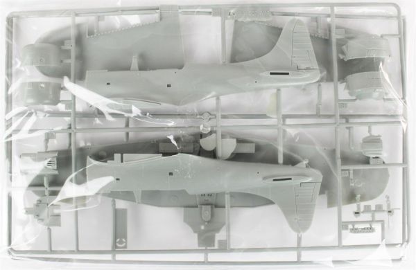 Academy 12335 1/48 Ölçek, USN SBD-2 (Midway) Savaş Uçağı, Plastik Model kiti