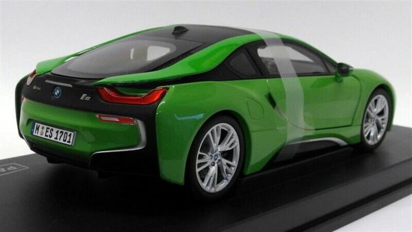 Paragon 97086 1/18 Ölçek, BMW i8 Java Green Sergilemeye Hazır Metal Araba Modeli