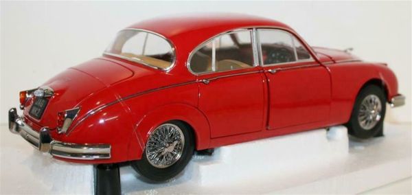 Paragon 98322L 1/18 Ölçek, 1962 Jaguar MarkII 3.8 Carmen Red Sergilemeye Hazır Metal Araba Modeli