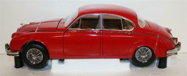 Paragon 98322L 1/18 Ölçek, 1962 Jaguar MarkII 3.8 Carmen Red Sergilemeye Hazır Metal Araba Modeli