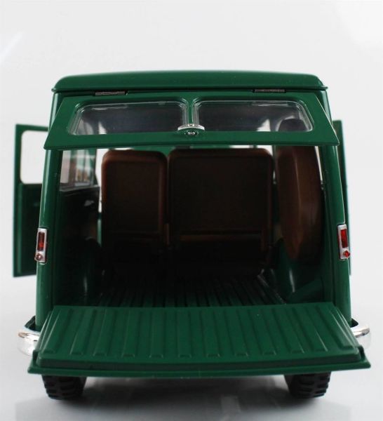 Road Signature 92858 1/18 Ölçek, 1955 Willys Jeep Station Wagon, Green, Sergilemeye Hazır Metal Araba Modeli