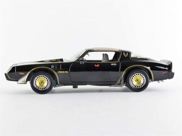 Greenlight 12944 1/18 Ölçek, Pontiac Firebird (Smokey&The Bandit), Siyah-Altın, Sergilemeye Hazır Metal Araba Modeli