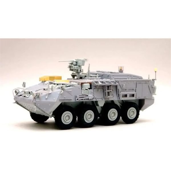 Trumpeter 01559 1/35 Ölçek, M1133 Stryker (MEV) Zırhlı Tıbbi Tahliye Aracı, Plastik Model Kiti