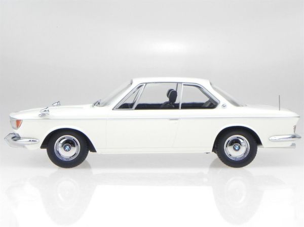 KKscale 180121 1/18 Ölçek, 1965 Bmw 2000 CS, Krem, Sergilemeye Hazır Metal Araba Modeli