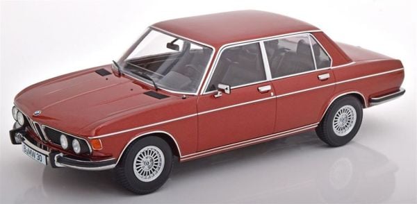 KKscale 180402 1/18 Ölçek, 1971 Bmw 3.0 E3 2.Seri, Metalik Kırmızı-Kahve, Sergilemeye Hazır Metal Araba Modeli