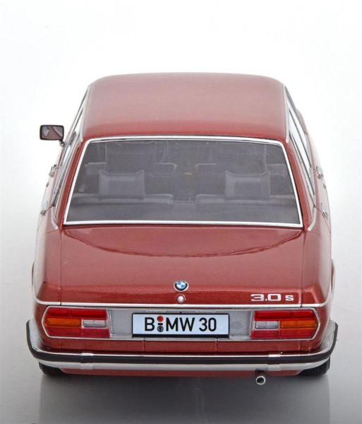 KKscale 180402 1/18 Ölçek, 1971 Bmw 3.0 E3 2.Seri, Metalik Kırmızı-Kahve, Sergilemeye Hazır Metal Araba Modeli