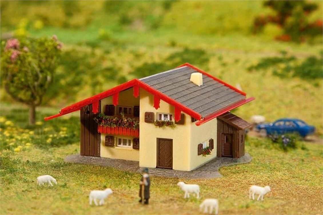 Faller 232538 1/160 Ölçek, İki Katlı Dağ Evi, Plastik Model Kiti