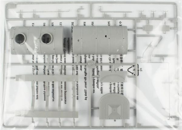 Trumpeter 01018 1/35 Ölçek, Rus GAZ-66 Yağ Tankeri Plastik Model Kiti