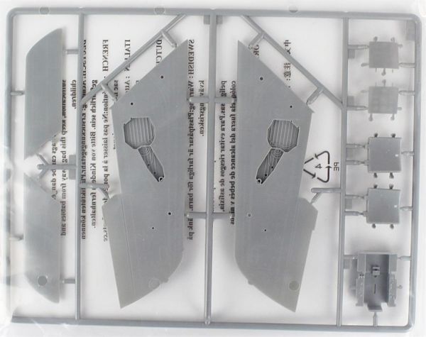 HobbyBoss 81726 1/48 Ölçek, F-84F Thunderstreak Savaş Uçağı, Plastik Model kiti