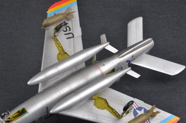 HobbyBoss 81726 1/48 Ölçek, F-84F Thunderstreak Savaş Uçağı, Plastik Model kiti