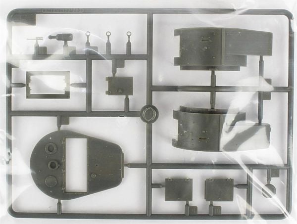 HobbyBoss 82496 1/35 Ölçek, Sovyet T-26 Hafif Piyade Tankı Mod.1935, Plastik Model kiti