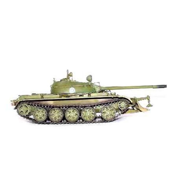 Trumpeter 00313 1/35 Ölçek, T-55 model 1958 (w/BTU-55), Küreme Bıçaklı Tank Plastik Model Kiti