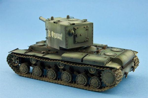 HobbyBoss 84816 1/48 Ölçek, Rus KV-2 Tankı, Plastik Model kiti