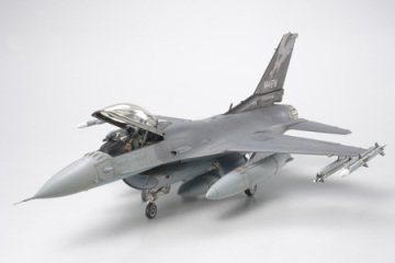 1/48 F-16C Block 25/32 ( İki versiyon )