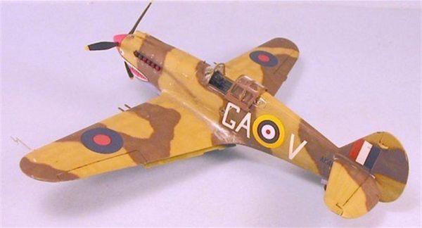 Trumpeter 02807 1/48 Ölçek, Curtiss P-40B Warhawk Savaş Uçağı Plastik Model Kiti