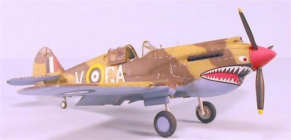 Trumpeter 02807 1/48 Ölçek, Curtiss P-40B Warhawk Savaş Uçağı Plastik Model Kiti